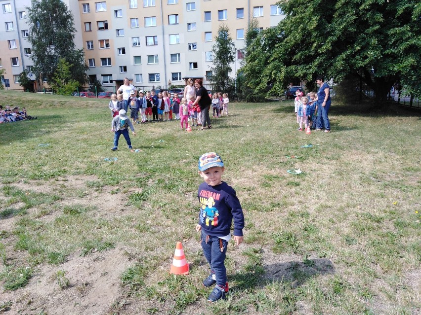 Wakacyjny dyżur na sportowo w "Tęczowym Przedszkolu" Publicznym Przedszkolu nr 2