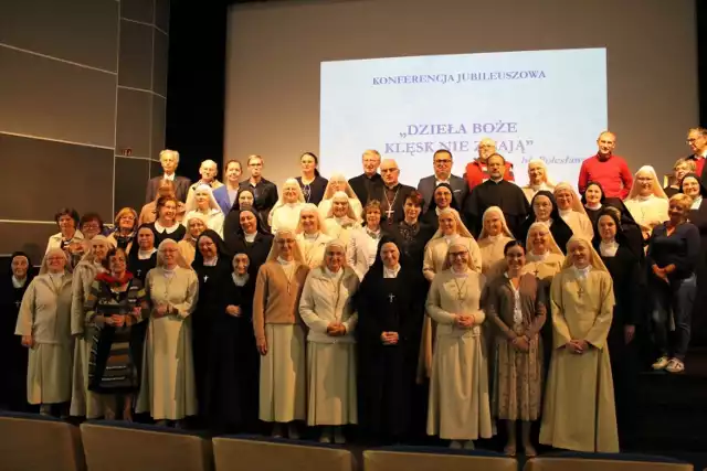 100 lat Zgromadzenia Sióstr Misjonarek! Uroczysta konferencja, wystawa w Muzeum Ziemi Chełmińskiej, msza św.. Zaglądamy też do pięknych ogrodów sióstr