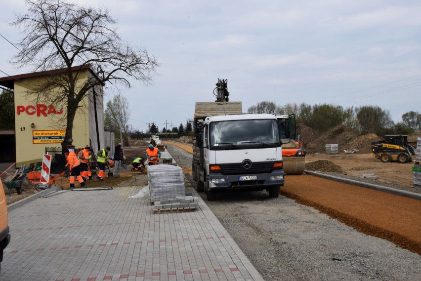 Trwa budowa odnogi ulicy Fabrycznej w Wieluniu [ZDJĘCIA]