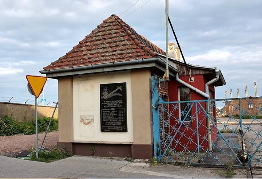 Głogów: Z cukrowni zniknęły zabytkowe tablice. Co się z nimi stało?