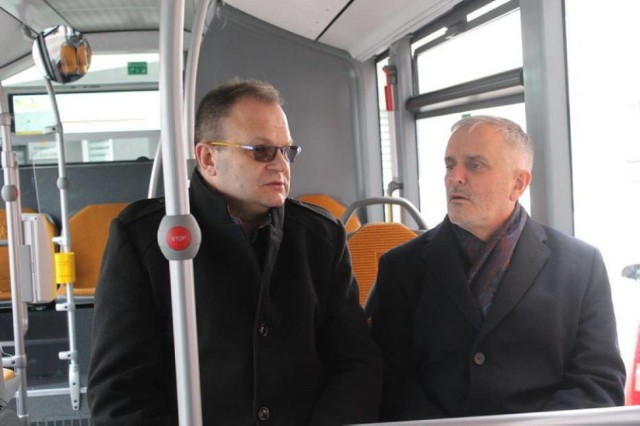 Prezydent Wałbrzycha razem z burmistrzem Świebodzic testowali nowe autobusy