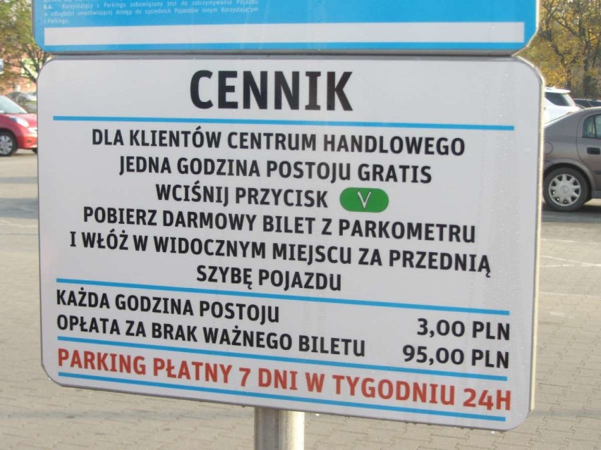 Gniezno: parking przy Maxie od dziś jest płatny! Nie zapłacisz, czeka cię surowa kara!