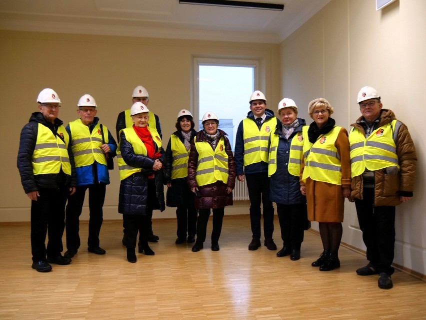 Miejska Rada Seniorów odwiedziła inwestycje Stalowej Woli. Zobacz zdjęcia