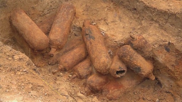 Butle na gaz bojowy znaleziono w Warszawie. Z czasów I wojny światowej [WIDEO]