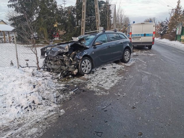 W piątek, 15 stycznia, w podbydgoskim Niemczu doszło do zderzenia dwóch samochodów osobowych.
