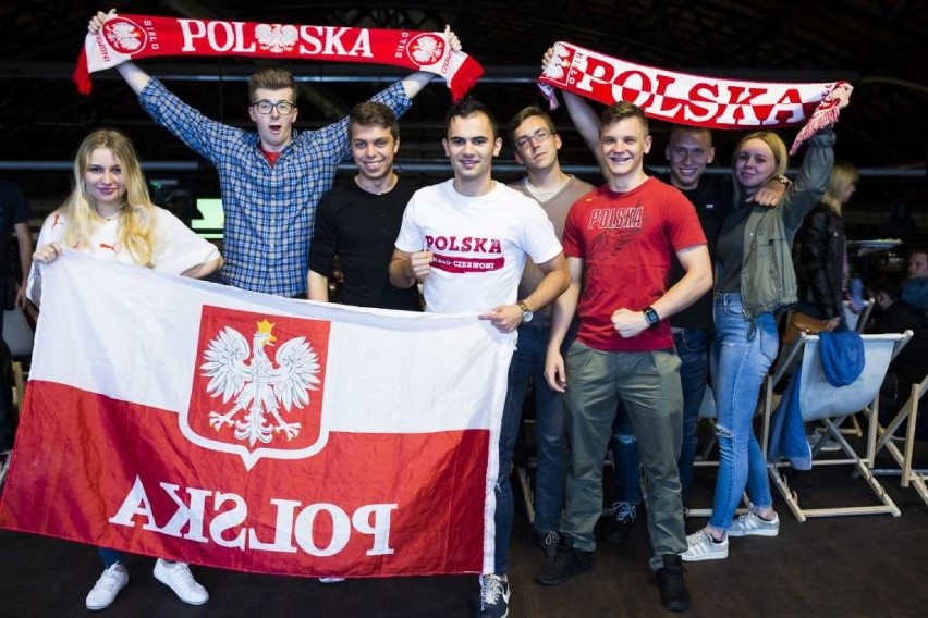 Mecz Polska - Kolumbia. Tak dopingowano reprezentację Polski w Krakowie [ZDJĘCIA]