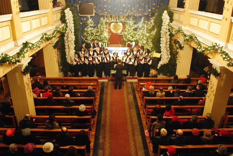 Śmigiel: koncert kolęd zainaugurował obchody 120-lecia chóru Harmonia