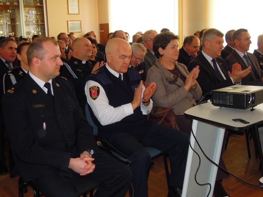 Zamość: Poświęcili nowe wozy strażackie