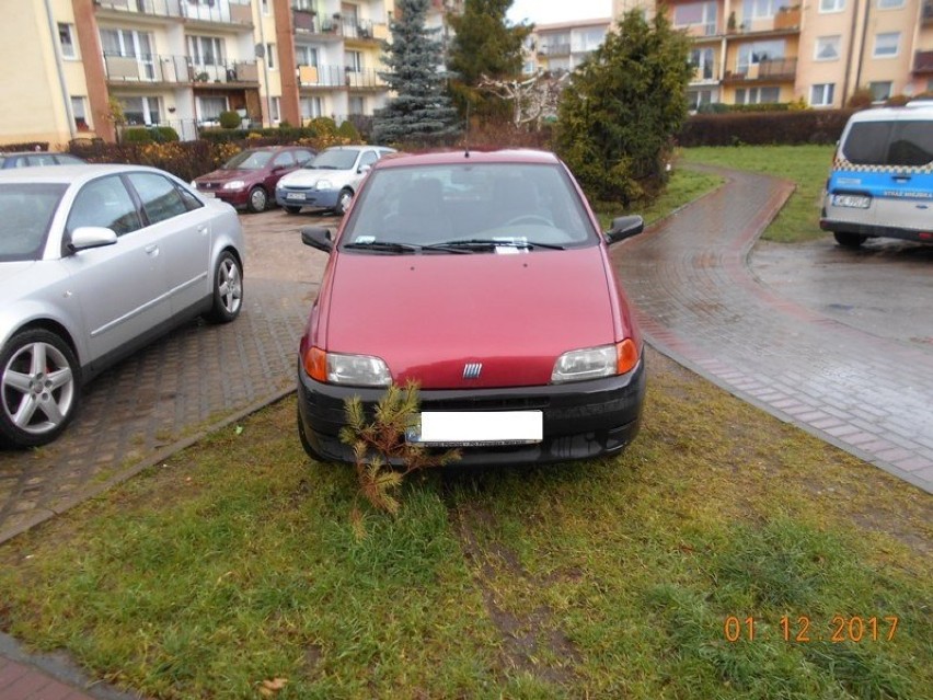 Grudniowi mistrzowie parkowania w Wejherowie. Pomysłowość naszych kierowców nie zna granic  [ZDJĘCIA]