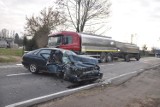 Wypadek koło Szczytna: pijany kierowca bez prawa jazdy zderzył się z ciężarówką
