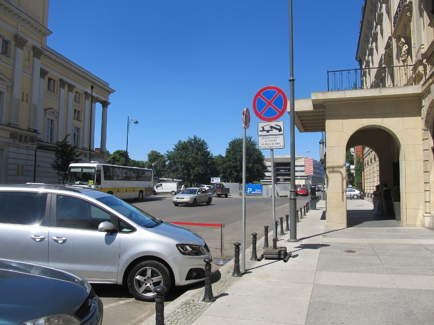 Przed Monopolem i Operą Wrocławską do soboty nie zaparkujesz (ZDJĘCIA)