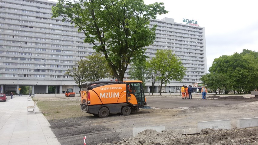 Parking na działce po wyburzonym Pałacu Ślubów w Katowicach