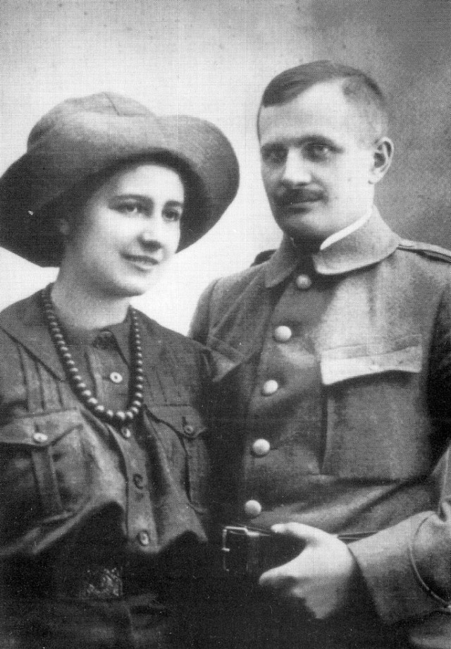 Olga i Andrzej Małkowscy, zdjęcie ślubne.