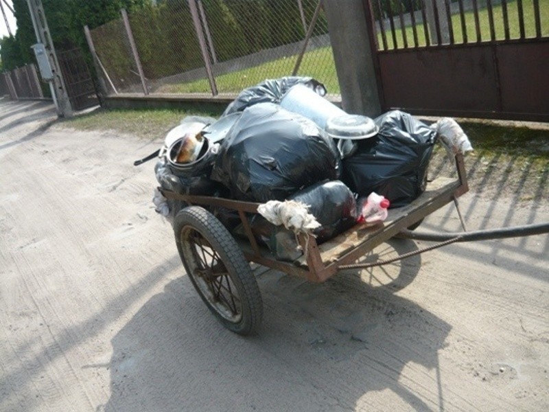 Dzikie wysypisko śmieci w Borowiczkach