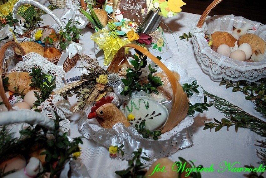 Wielka Sobota - święcenie pokarmów w Gołaszewie [zdjęcia]