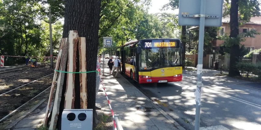 Przebudowa torowiska tramwajowego MPK na Biskupinie we...
