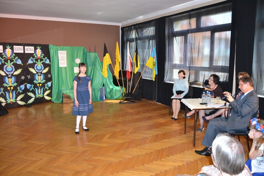 Dzieci walczyły w eliminacjach powiatowych konkursu recytatorskiego w lęborskim MDK