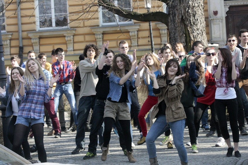 Kręcili promocyjny film o I Liceum Ogólnokształcącym w Legnicy, zobaczcie zdjęcia