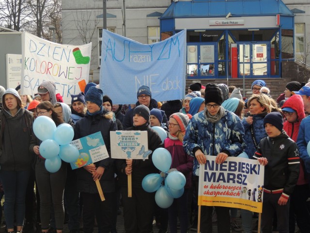 Marsz przeszedł z ul. Janowieckiej do Starostwa Powiatowego przy ul. Kościuszki