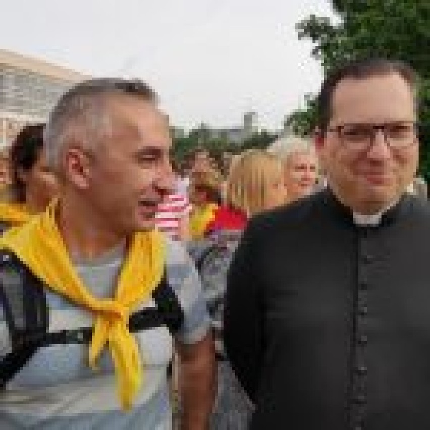 Ponad 230 osób uczestników , wyruszyło z kościoła św. Maksymiliana Kolbe na Jasną Górę.