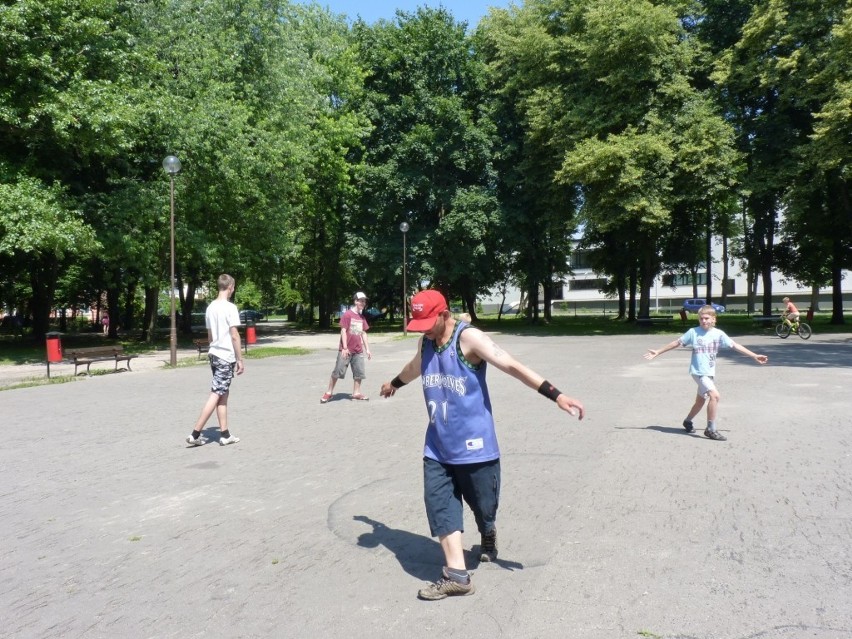 Wakacje w mieście: Warsztaty tańca breakdance w parku Świętojańskim