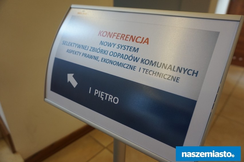 Konferencja w Kraśniku: Rozmawiali o nowym systemie zbiórki odpadów komunalnych (ZDJĘCIA)