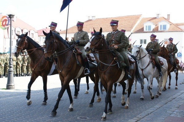 68 rocznica zakończenia wojny - uroczystości na Rynku w Koninie