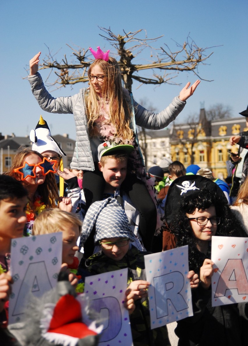 Happening na placu Kościuszki w Tomaszowie