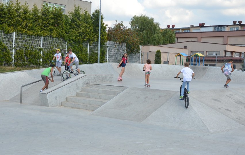 Nowy skatepark w Piotrkowie oblegany przez dzieci i młodzież