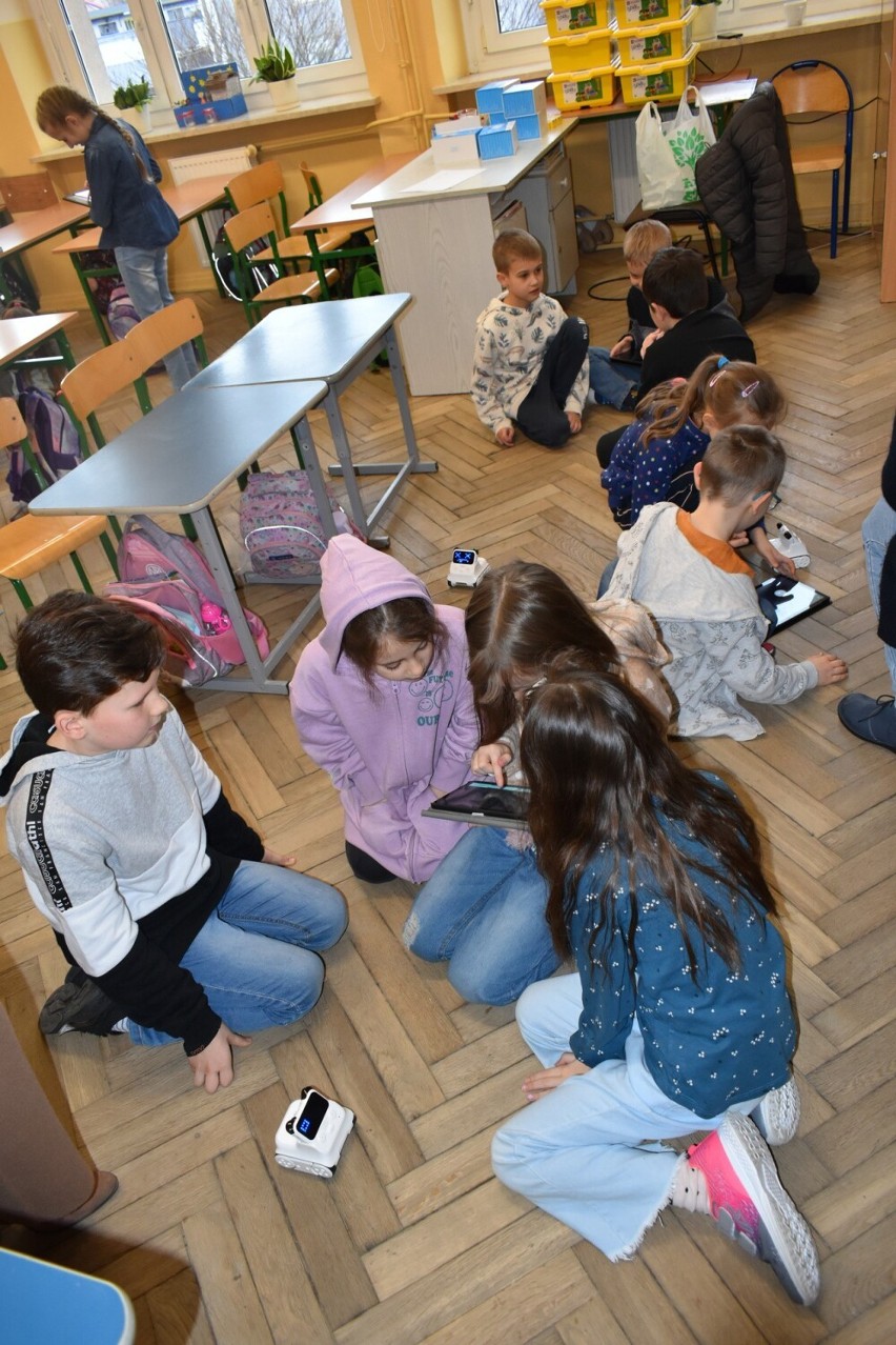 Zajęcia z programowania dla drugoklasistów w Szkole Podstawowej nr 2 w Brzezinach 