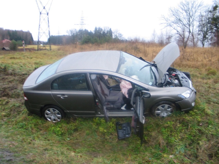 Śmiertelny wypadek na wyjeździe z Olsztyna. Dwie osoby zginęły na miejscu [ZDJĘCIA]
