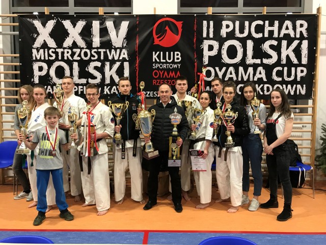 Sukces karateków z Piotrkowskiego Klubu Oyama Karate „WASHI” w Mistrzostwa Polski Oyama PFK w Kata oraz Pucharze Polski OYAMA CUP w knockdown