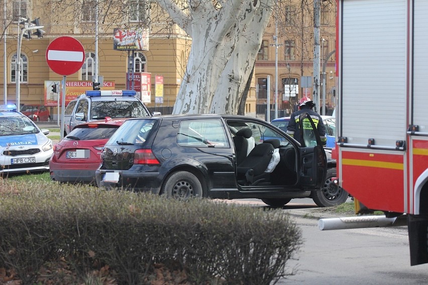 Wypadek na ulicy Muzealnej w Legnicy [ZDJĘCIA]