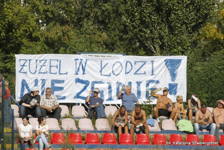 Kibice Orła Łódź znów rozpoczęli walkę o przyszłość klubu....