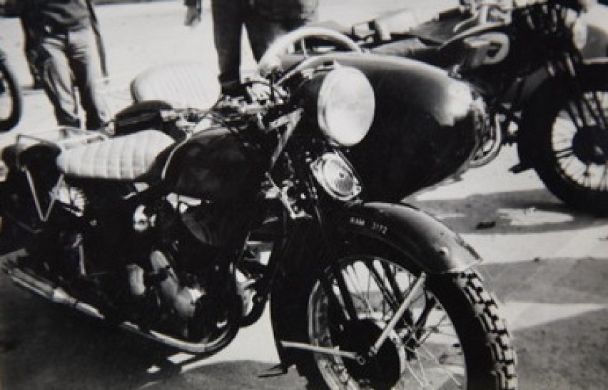 JEDNYM ŚLADEM: Archiwalne zdjęcia ze zlotów motocyklistów klubu FUMA [LATA 1985-1998]