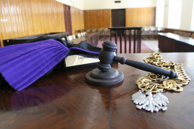 Sąd w Łodzi skazał księdza za bicie w dzwony