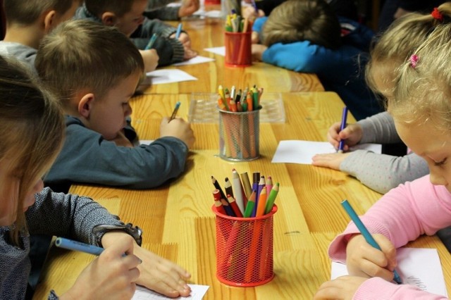 Dzieci z przedszkoli w Poznaniu zostały pozbawione zajęć dodatkowych w 2023 roku.