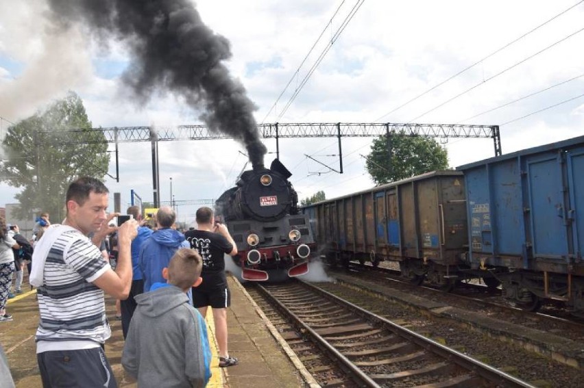 Zespół Blues Szwagiers z Torunia wystąpił na dworcu PKP w...