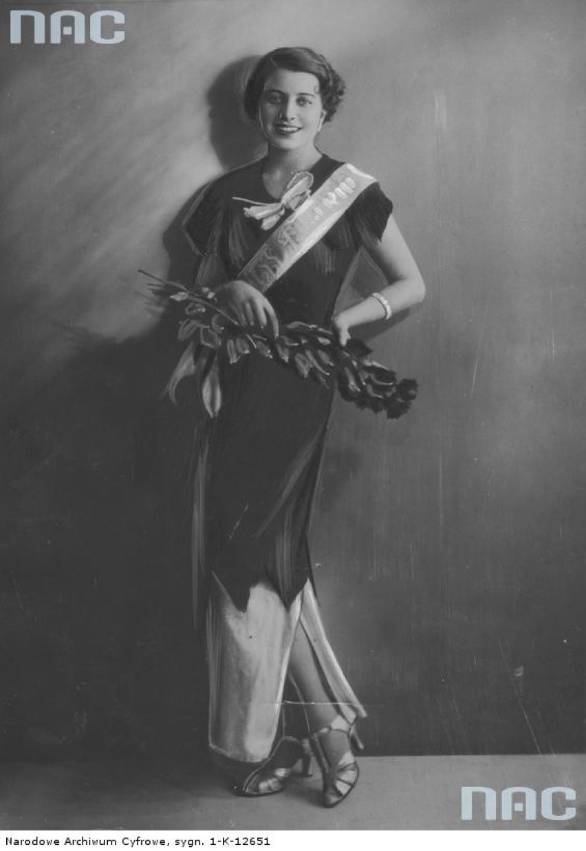 Stefania Malczewska, miss Patrii na sezon zimowy 1937, wybrana na balu w hotelu "Patria