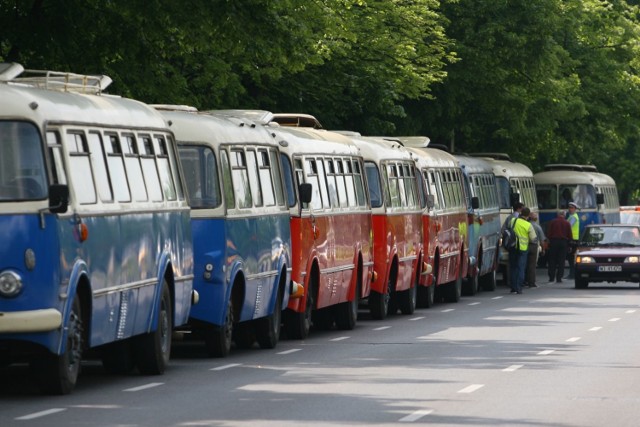 Parada zabytkowych autobusów
