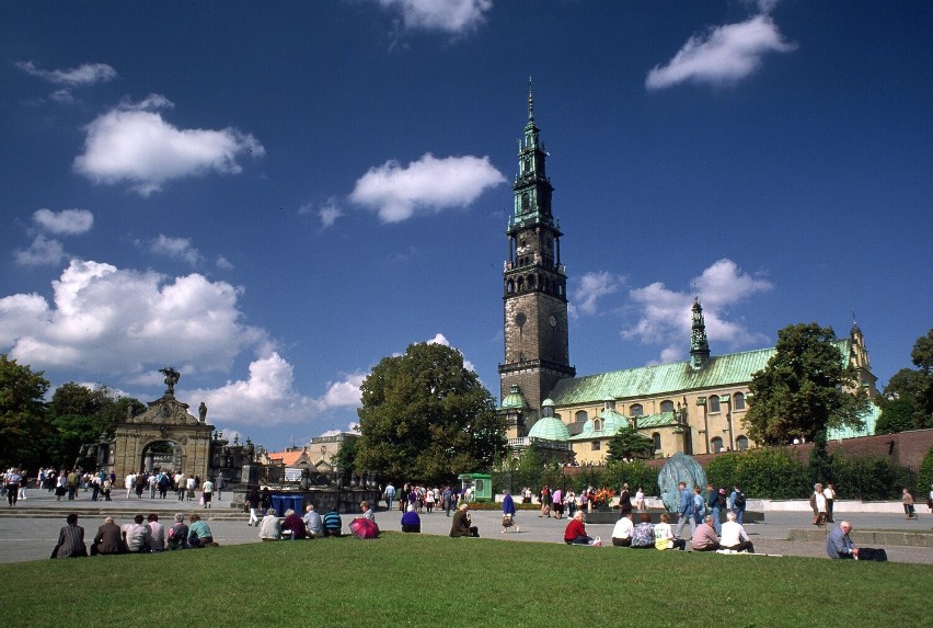 Klasztor jeszcze przed remontem przeprowadzonym w latach...