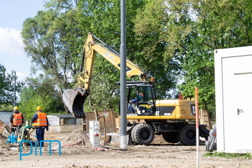 Na pętli tramwajowej można dostrzec już pierwsze efekty prac...