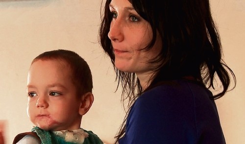 Mama Sergiusza zrezygnowała z pracy. Codziennie razem walczą o powrót chłopca do zdrowia.