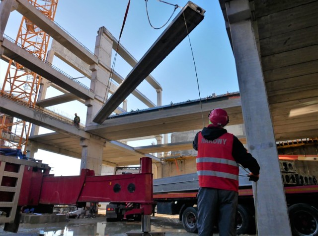 Centrum przesiadkowe Opole Główne. Wkrótce betonowanie najazdu na pierwszy poziom nowego parkingu