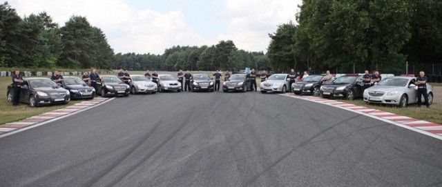 Policjanci na Torze Poznań