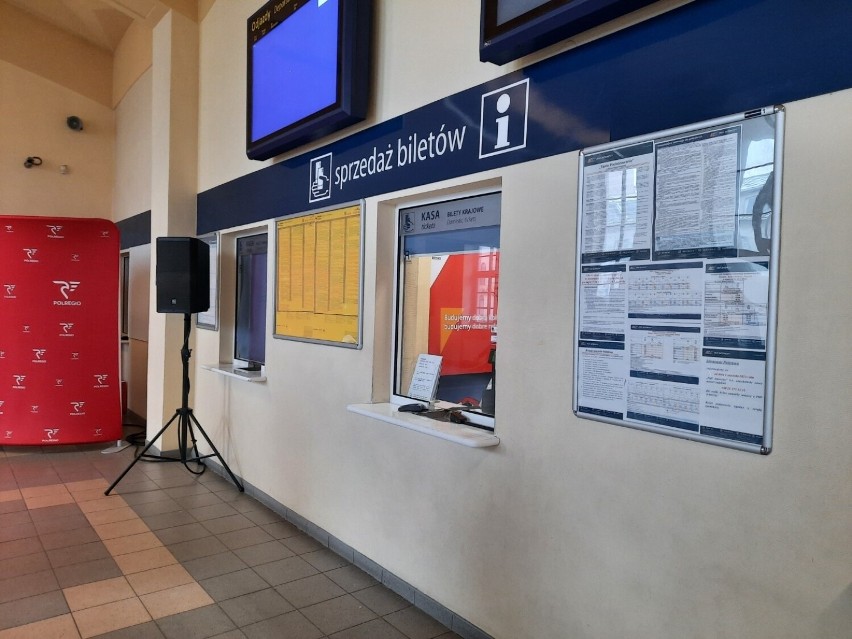 Uroczyste otwarcie kasy biletowej na dworcu PKP w Radomsku