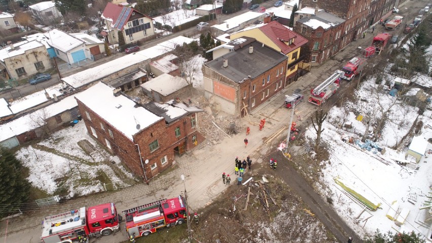 Rozbiórka zawalonej kamienicy w Sosnowcu [ZDJĘCIA + WIDEO]. Pod gruzami zginęła kobieta