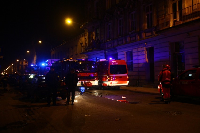 Pożar na 6. Sierpnia w Łodzi przy Zielonym Rynku