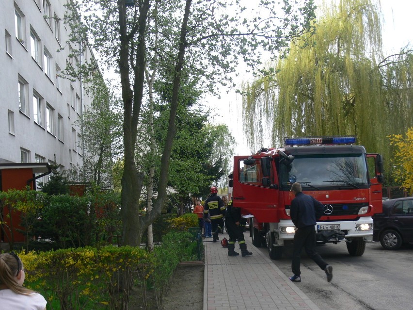 Paliło się mieszkanie w bloku przy ul. Belwederskiej w Łęczycy