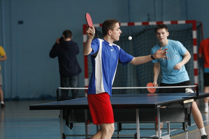 Mosty. Rozegrano pierwszą rundę mistrzostw gminy Kosakowo w tenisie stołowym. Są pierwsi liderzy
